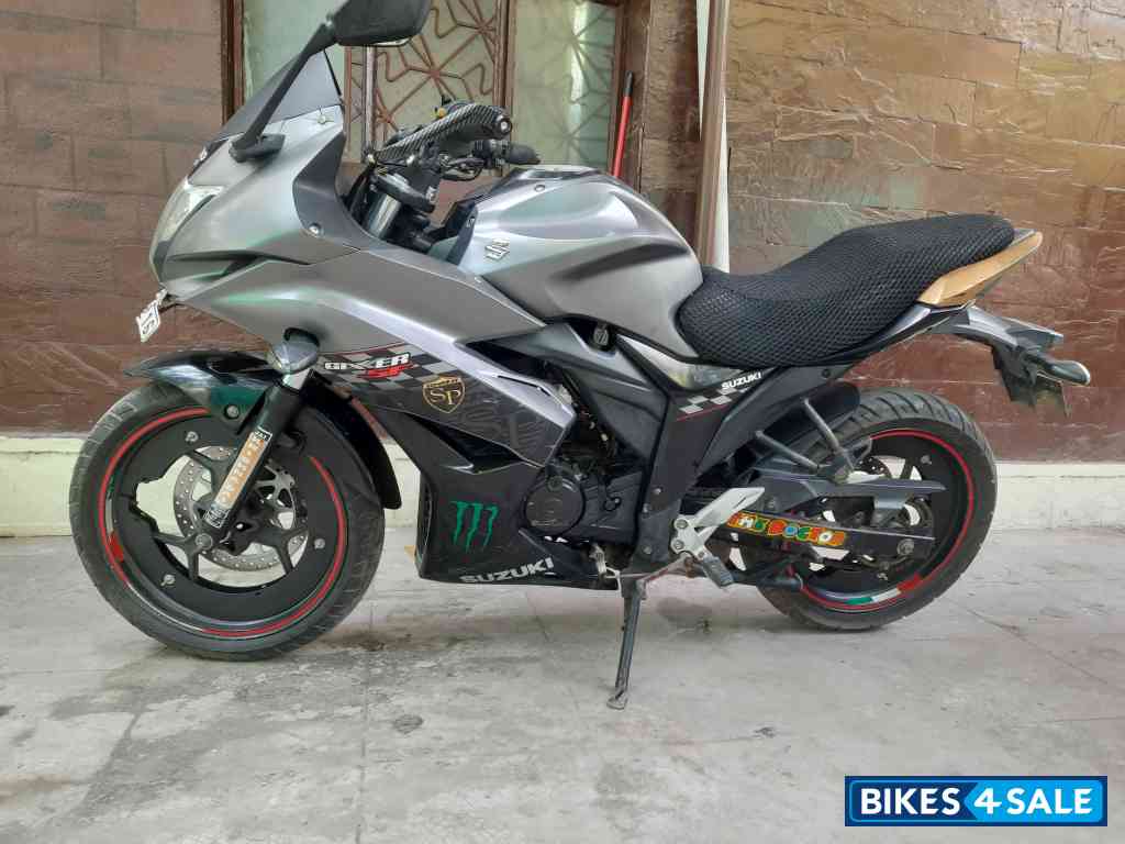 Suzuki Gixxer SF
