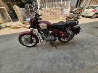 Marron Royal Enfield Classic 350