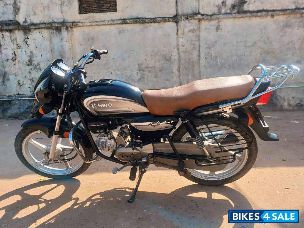 Black-silver Str Hero Splendor Plus BS6