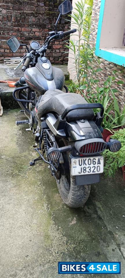 Mat Black Metallic Bajaj Avenger Street 220