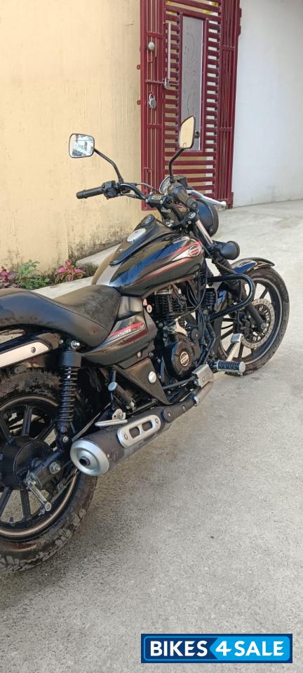 Mat Black Metallic Bajaj Avenger Street 220