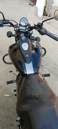 Mat Black Metallic Bajaj Avenger Street 220