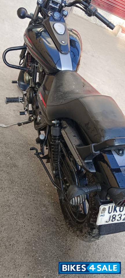 Mat Black Metallic Bajaj Avenger Street 220