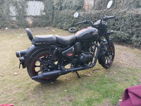 Stealth Black Royal Enfield Classic Stealth Black