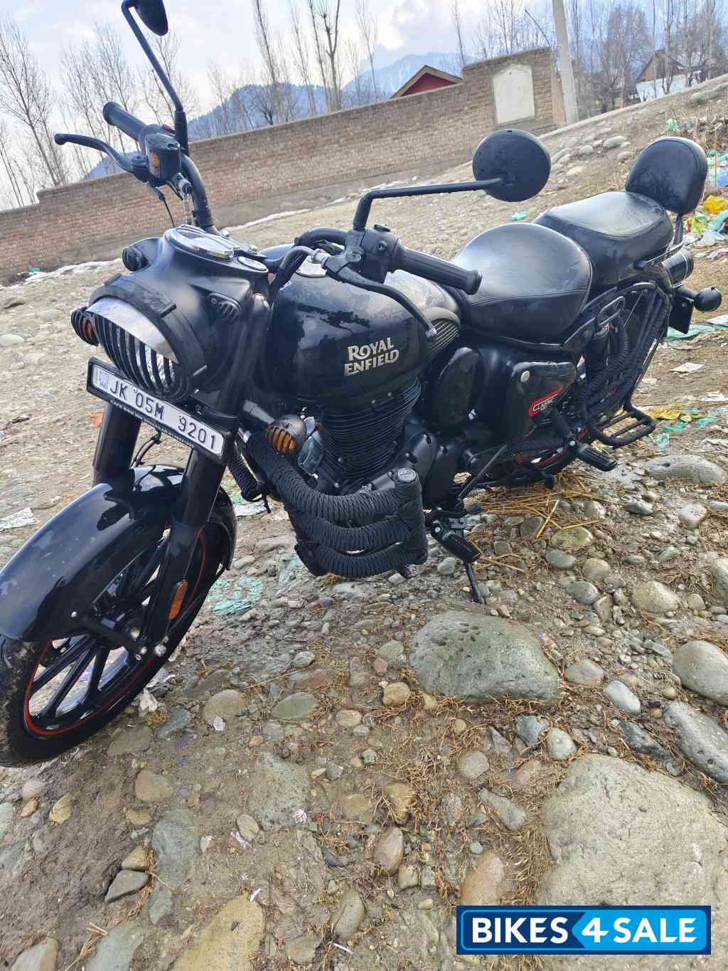 Stealth Black Royal Enfield Classic Stealth Black