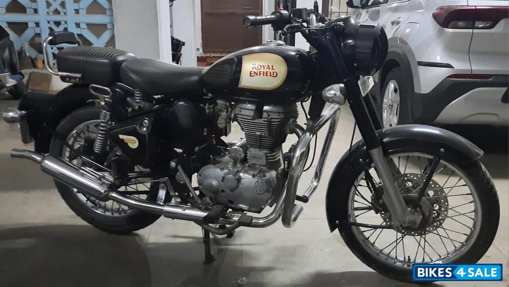 Black Royal Enfield Classic 350