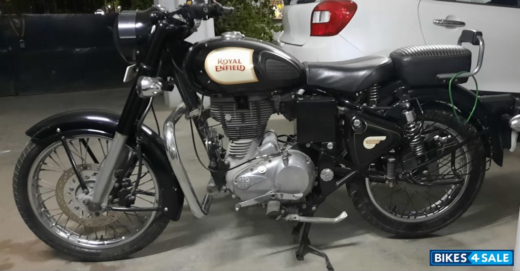 Black Royal Enfield Classic 350