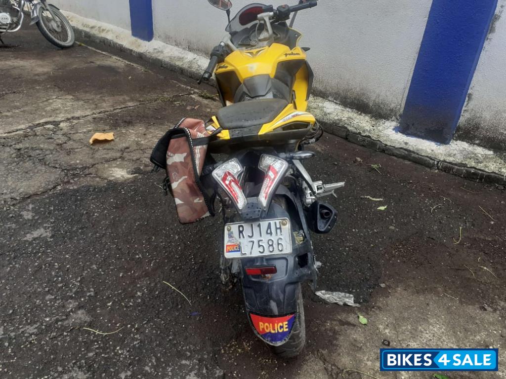 Bajaj Pulsar RS 200 ABS