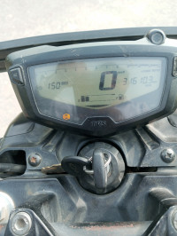 Black TVS Apache RTR 160 4V BS6