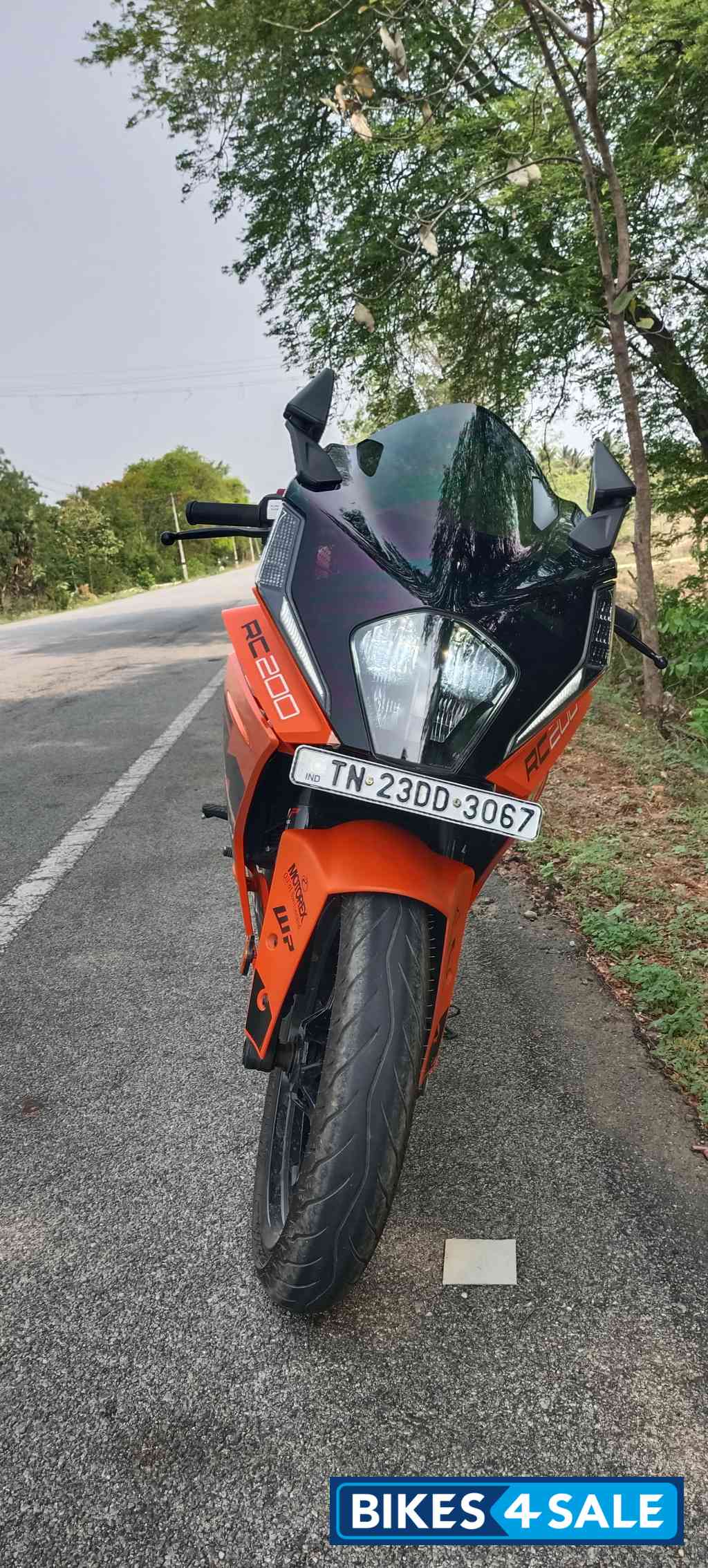 Orange KTM RC 200 GP