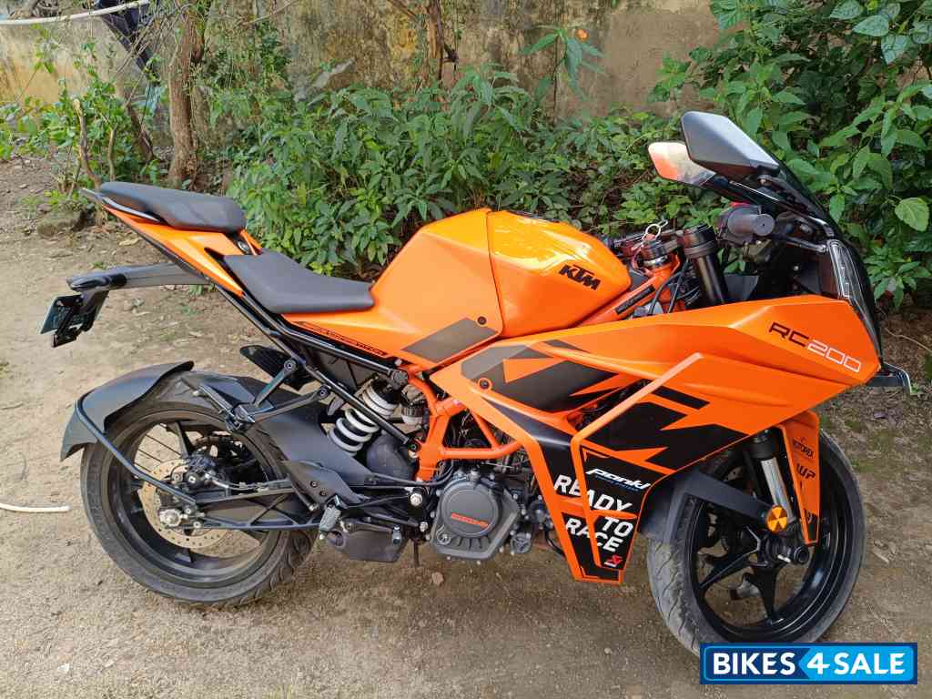 Orange KTM RC 200 GP