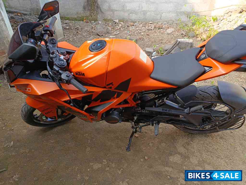 Orange KTM RC 200 GP