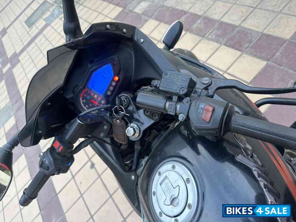 Bajaj Pulsar 220F