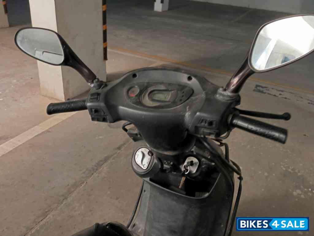 Brown Mahindra Rodeo