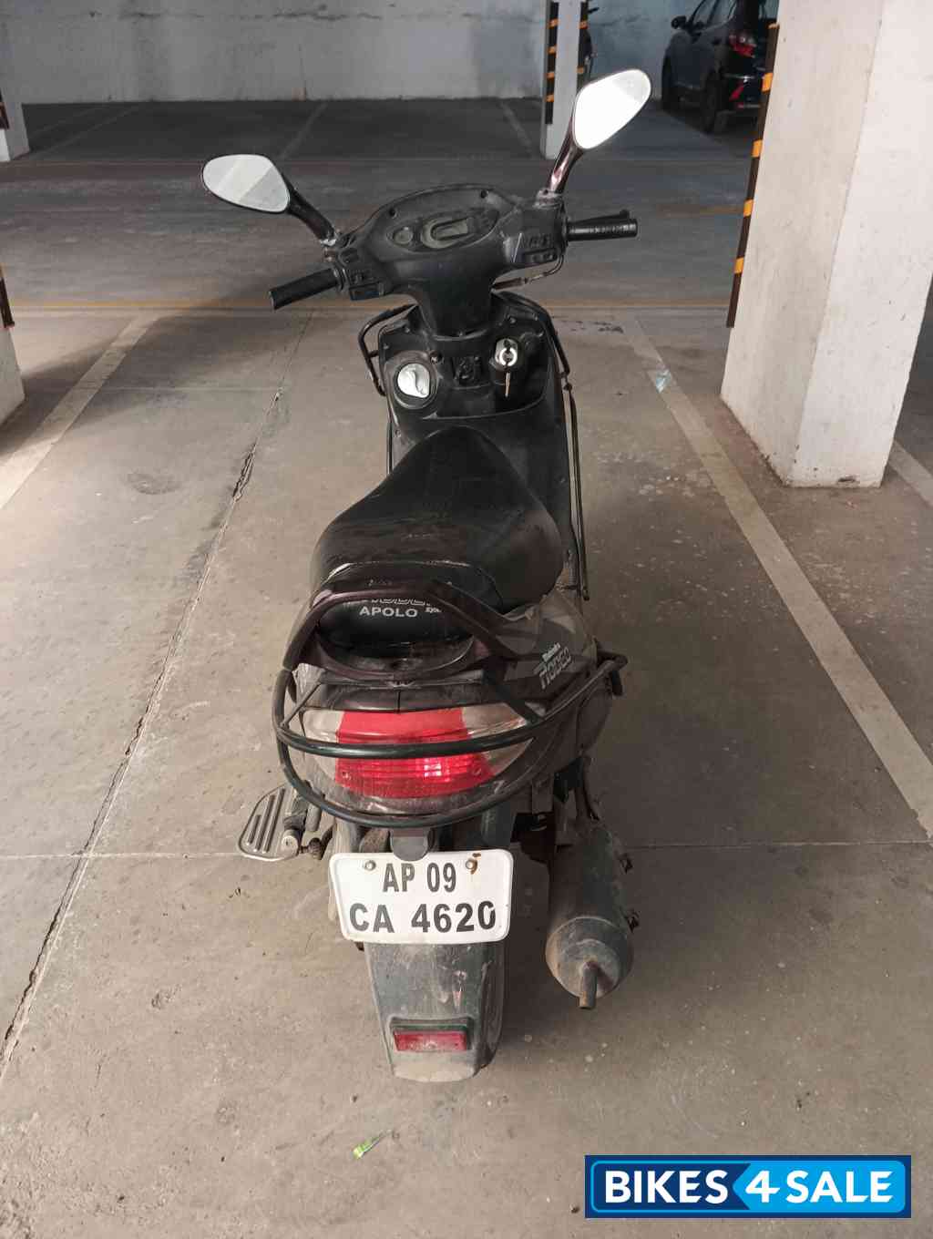 Brown Mahindra Rodeo