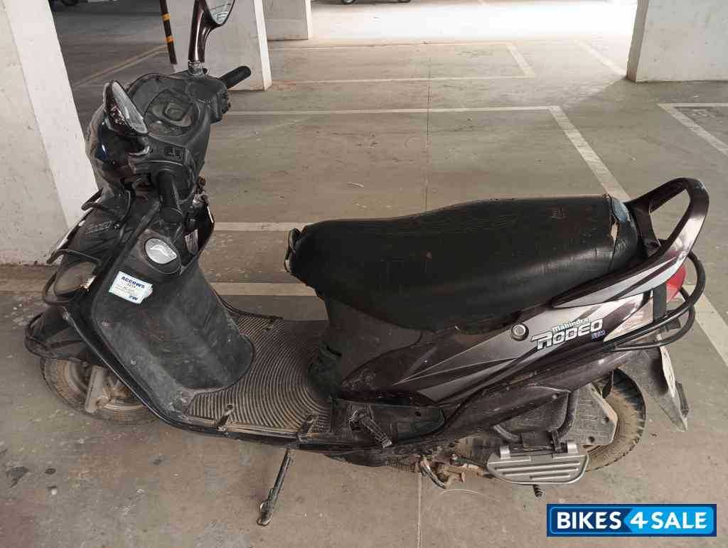 Brown Mahindra Rodeo