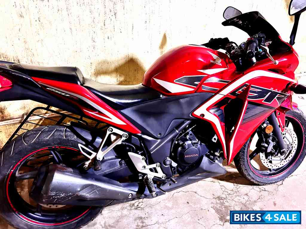Red Honda CBR 250R ABS
