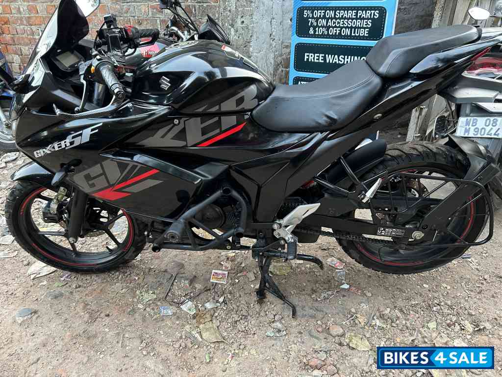 Suzuki Gixxer SF BS6