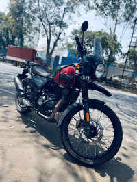 Red-black Dual Tone Royal Enfield Himalayan BS VI