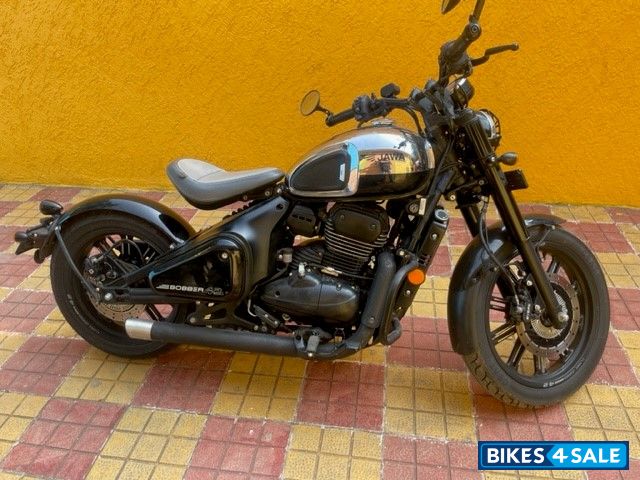 Jawa 42 Bobber Black Mirror