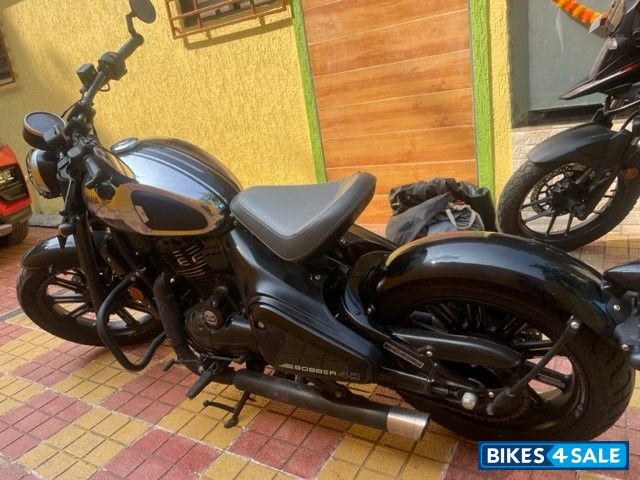 Jawa 42 Bobber Black Mirror