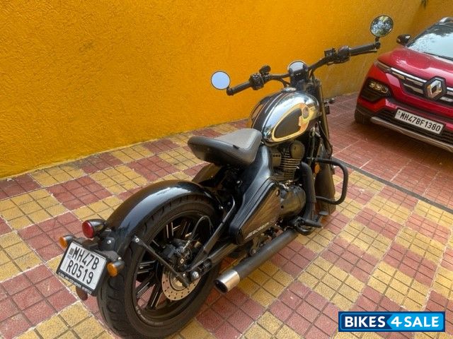 Jawa 42 Bobber Black Mirror