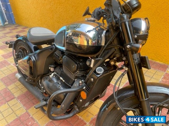 Jawa 42 Bobber Black Mirror