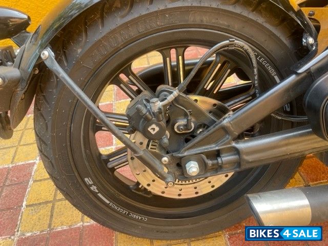 Jawa 42 Bobber Black Mirror