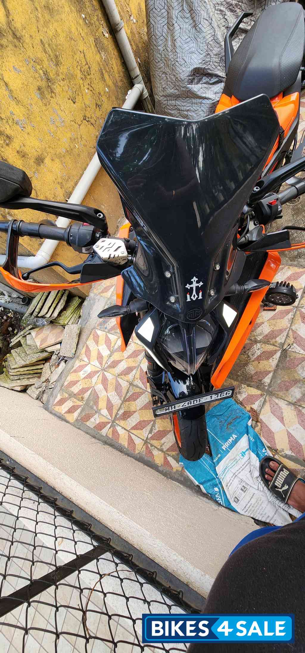 Orange KTM Duke 390 2024