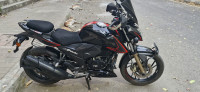 Black TVS Apache RTR 200 4V 2022