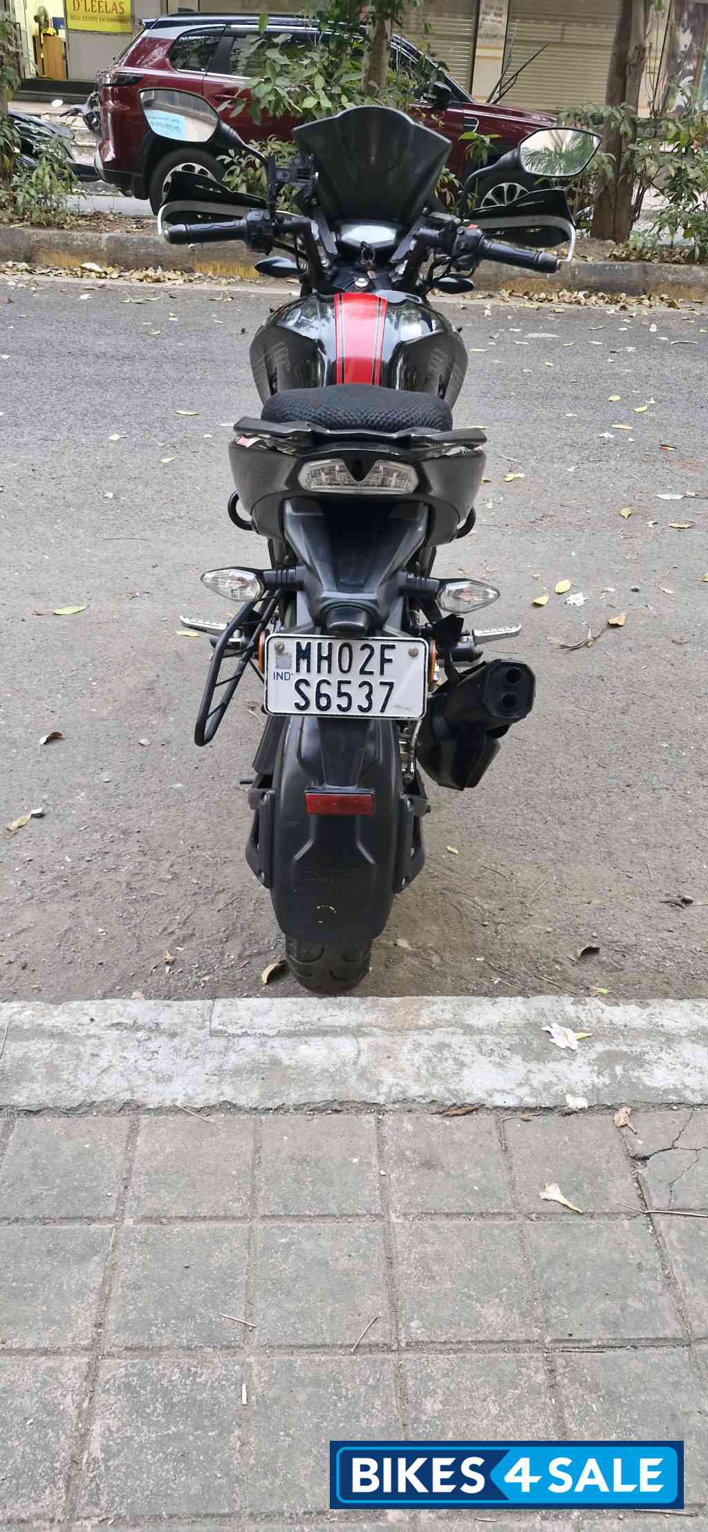 Black TVS Apache RTR 200 4V 2022