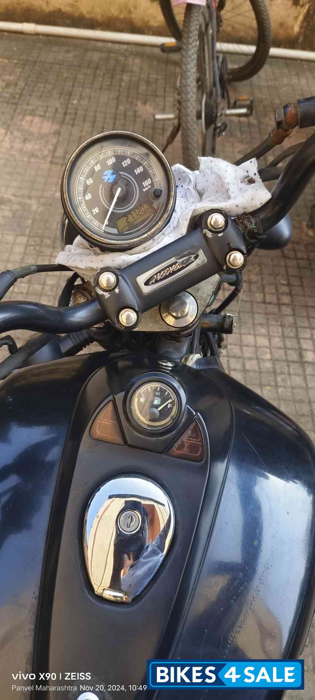 Black Bajaj Avenger Street 220