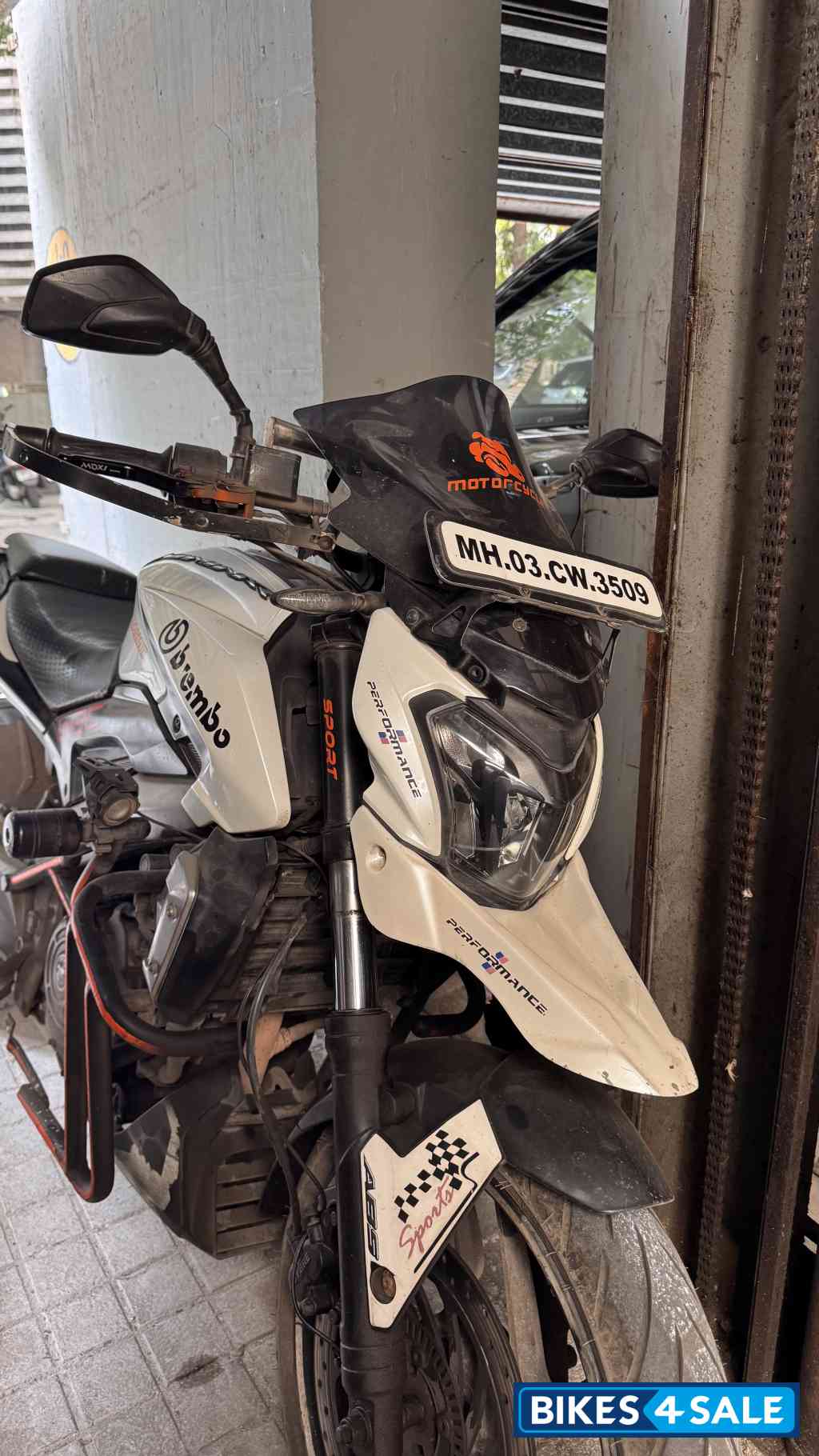 Bajaj Dominar 400