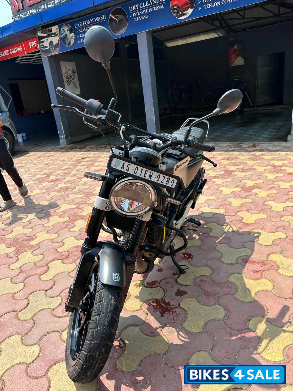 Dark Galvano Ma Husqvarna Svartpilen 250