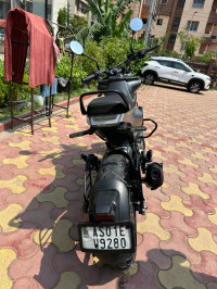 Dark Galvano Ma Husqvarna Svartpilen 250