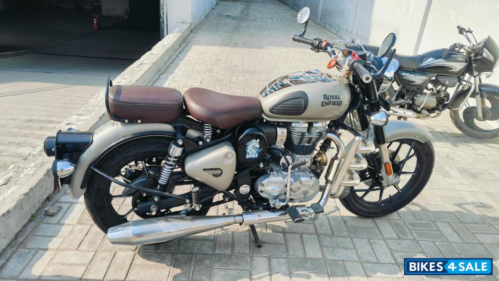 Gunmetal Grey Royal Enfield Classic 350 BS VI