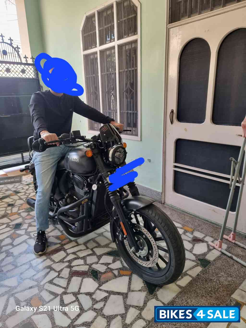 Yezdi Roadster Dark Yezdi Roadster Dark