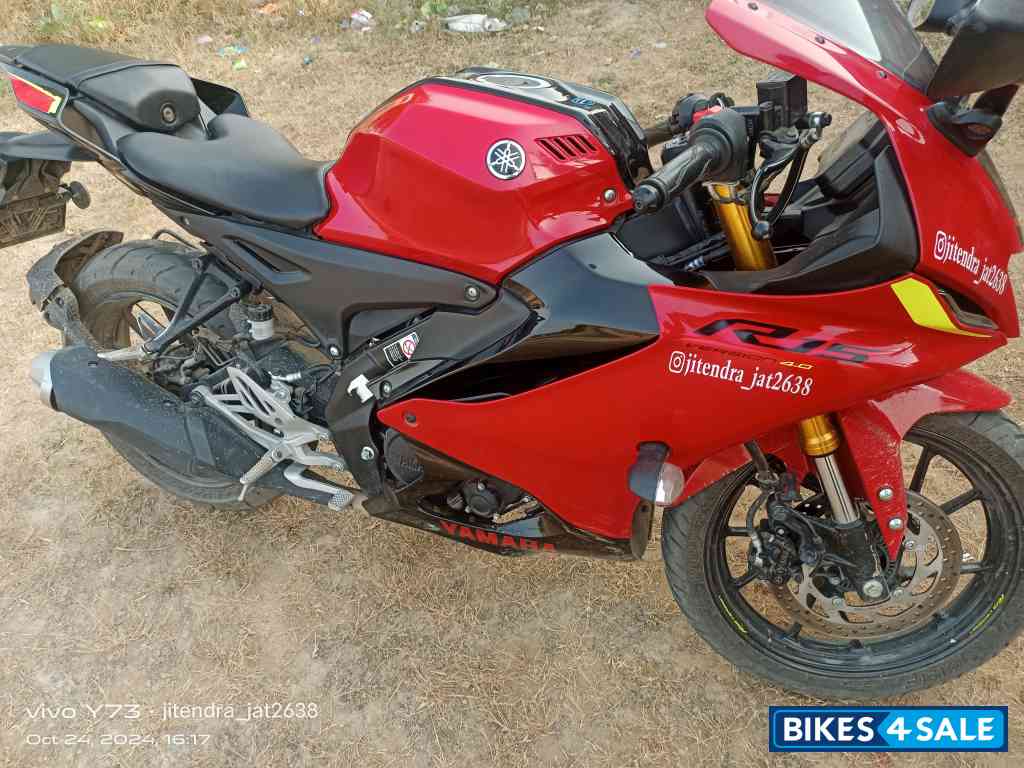 Yamaha R15 V4