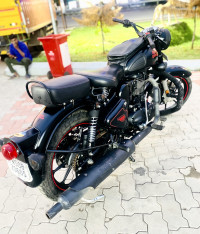 Stealth Black Royal Enfield Classic Stealth Black