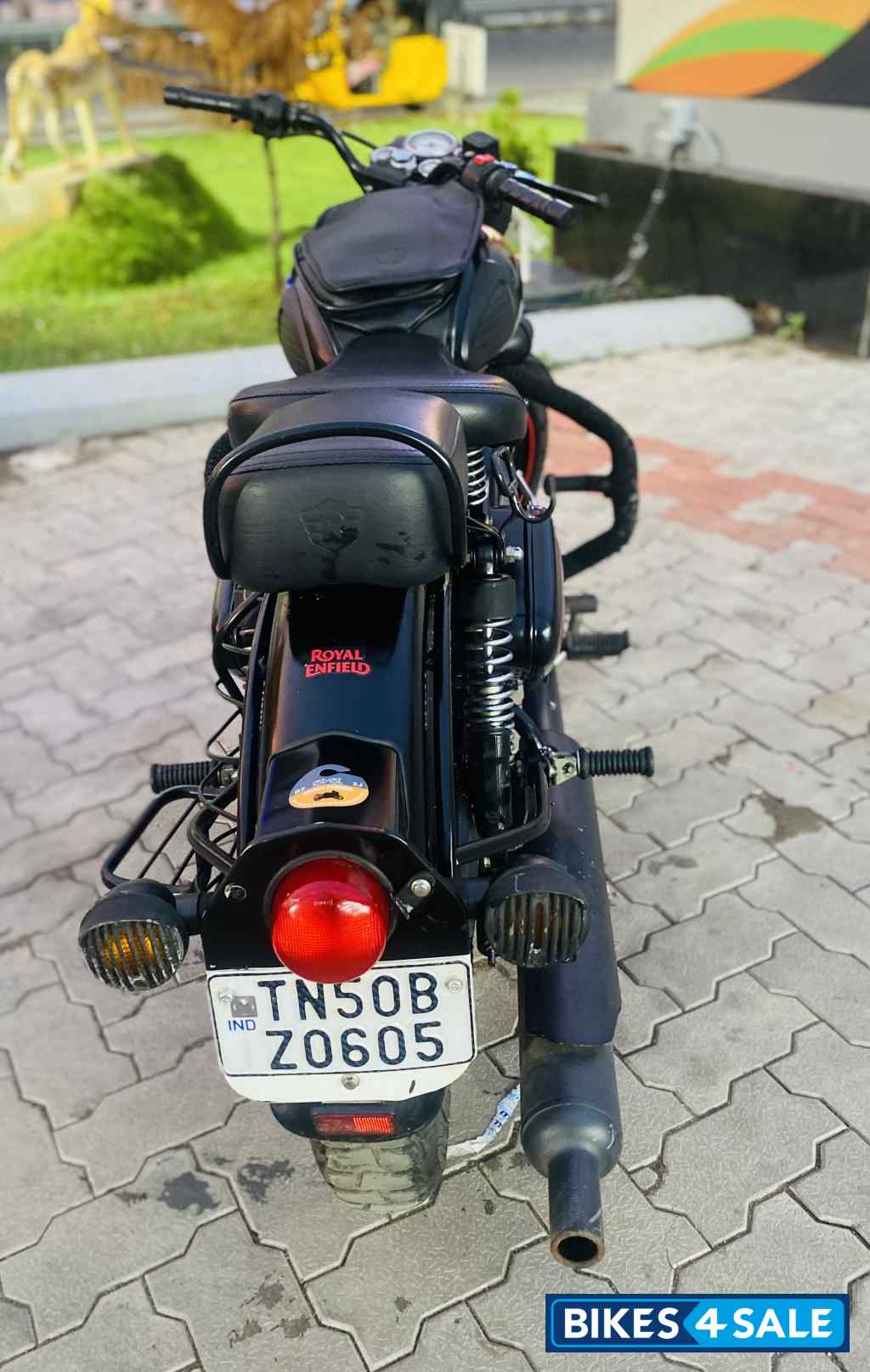 Stealth Black Royal Enfield Classic Stealth Black