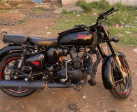 Stealth Black Royal Enfield Classic Stealth Black