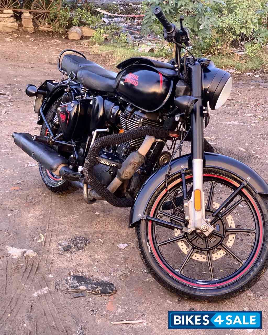 Stealth Black Royal Enfield Classic Stealth Black