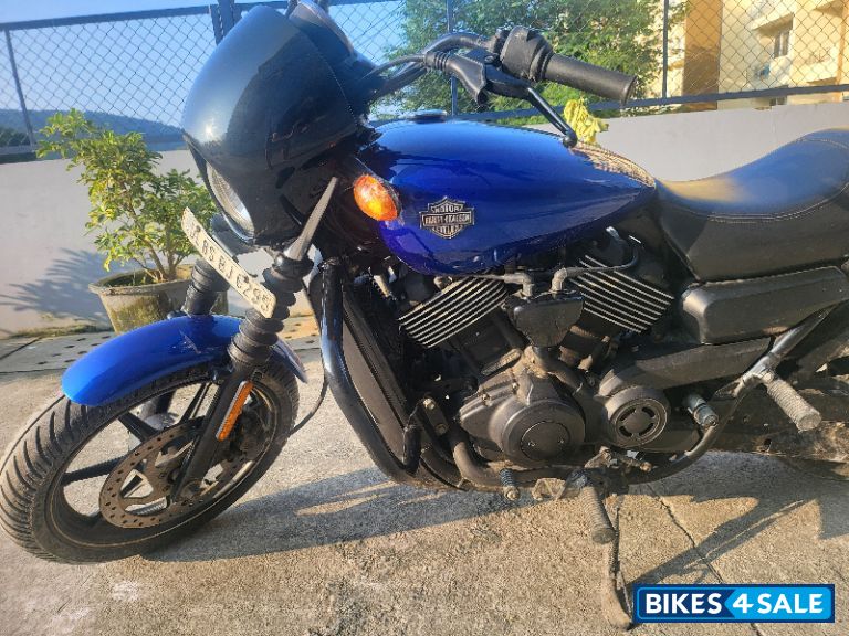 Blue Harley Davidson Street 750