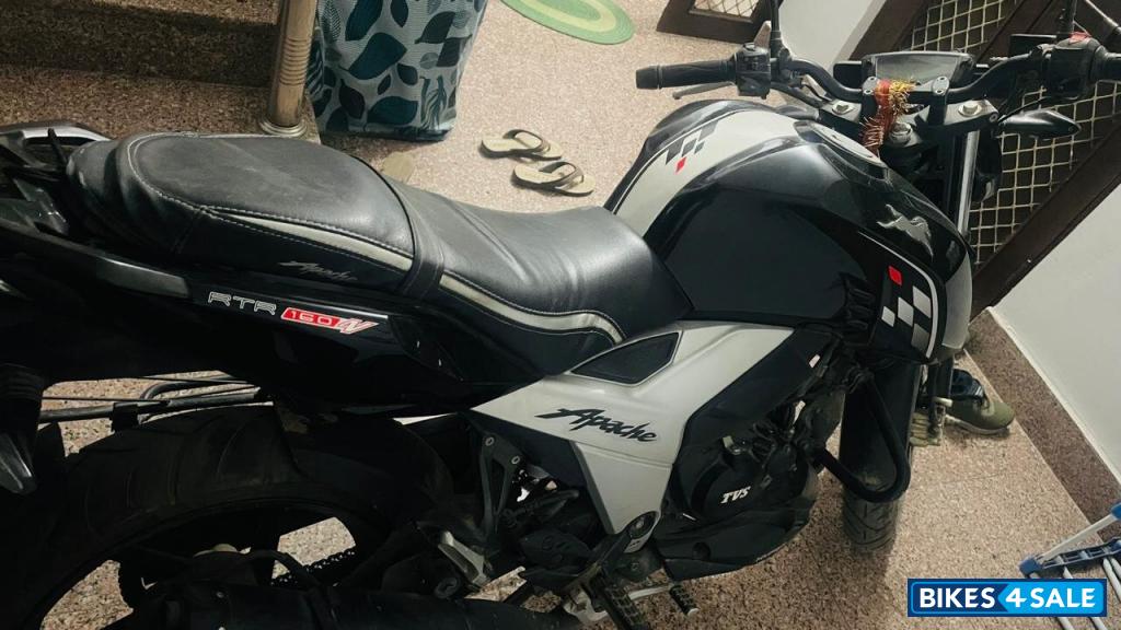TVS Apache RTR 160 4V