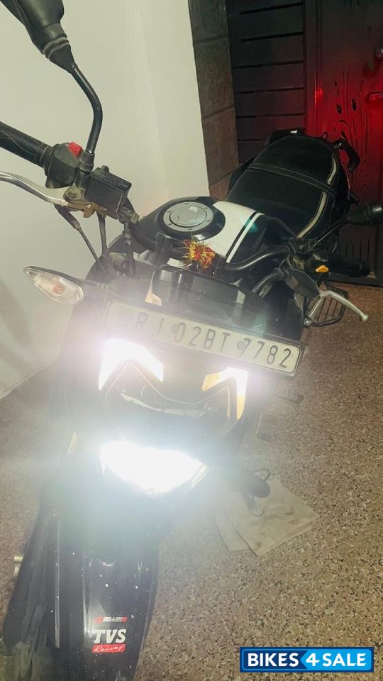 TVS Apache RTR 160 4V