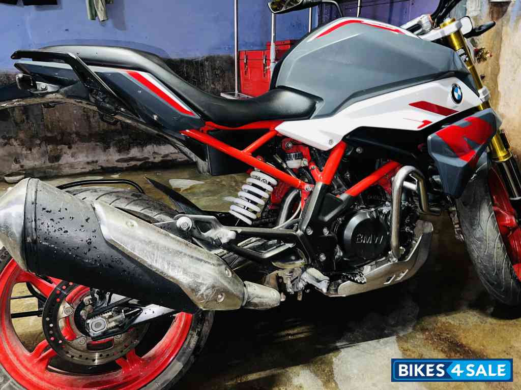 Metallic Grey BMW G 310 R