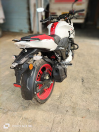 White TVS Apache RTR 160 4V Special Edition