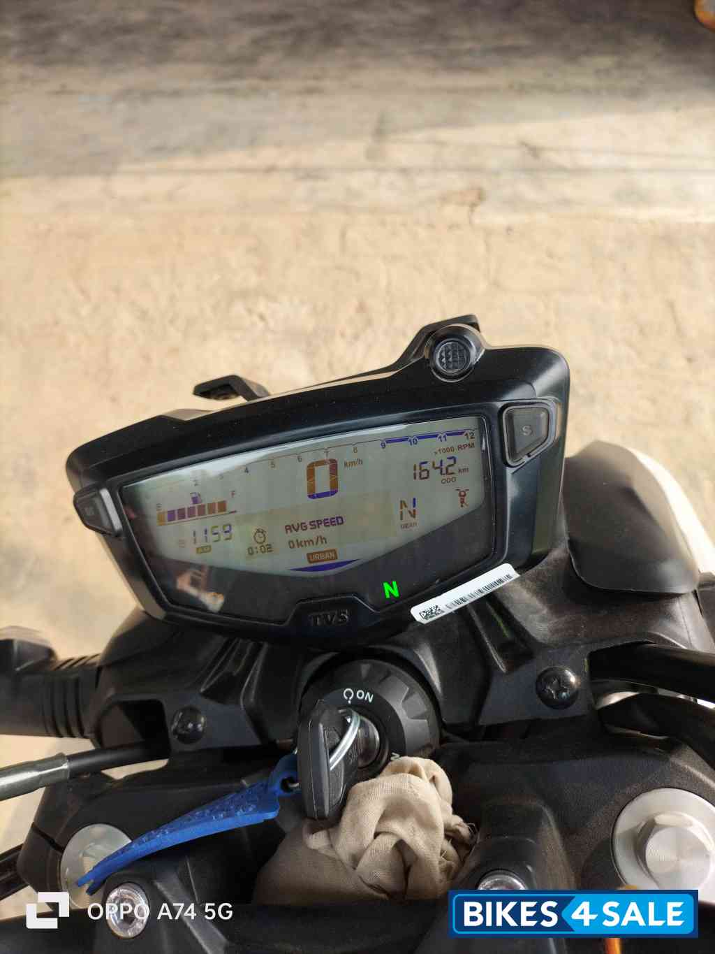 White TVS Apache RTR 160 4V Special Edition