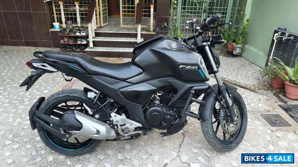 Matte Black Yamaha FZ-S FI V3