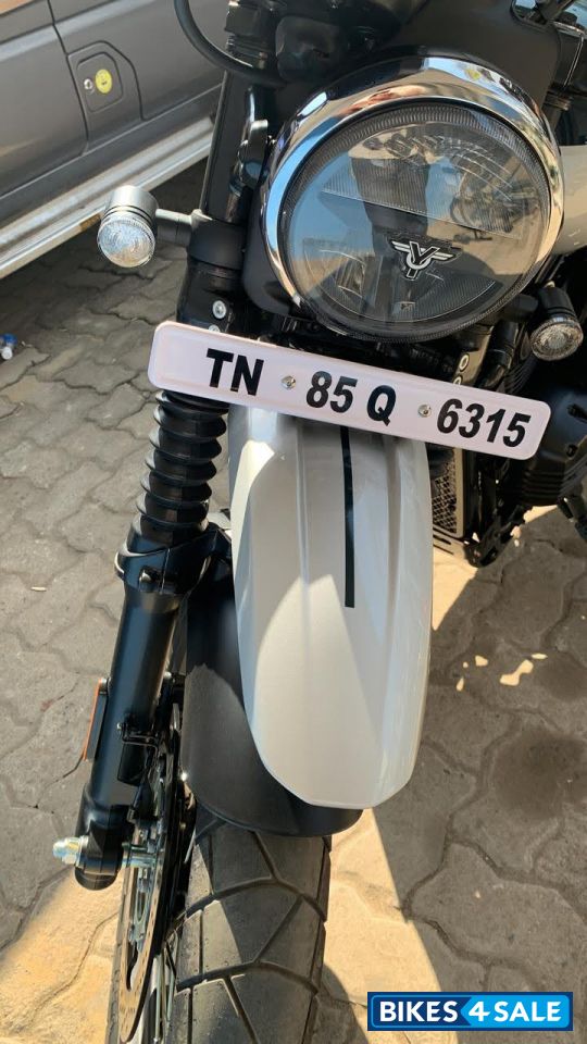 Yezdi Scrambler Single Tone